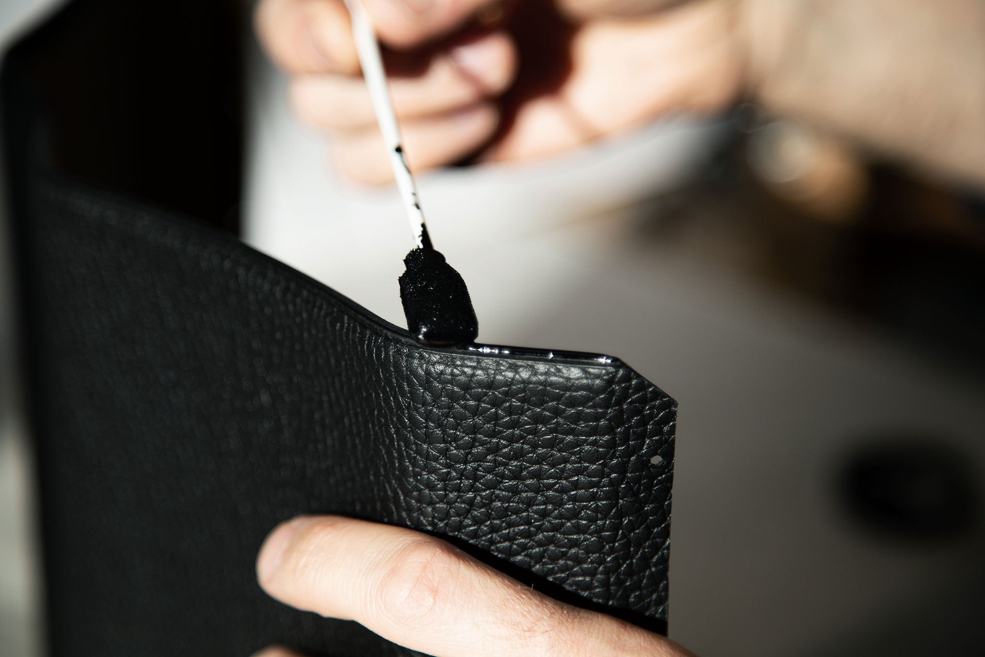 An art meant to be felt - An interview on leatherworking with Thomas Doucet Lupien
