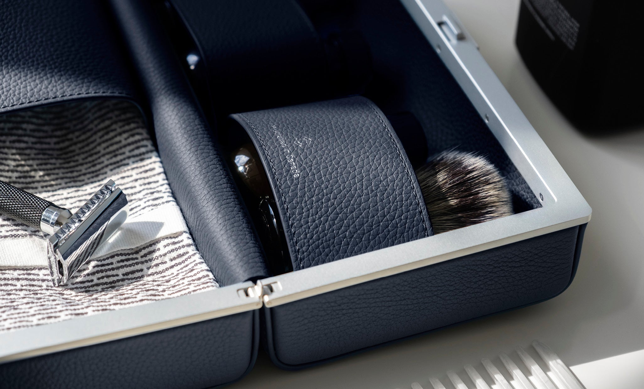 moraine toiletry bag, interior and sections of the luxury toiletry bag, best toiletry bag for glass bottles