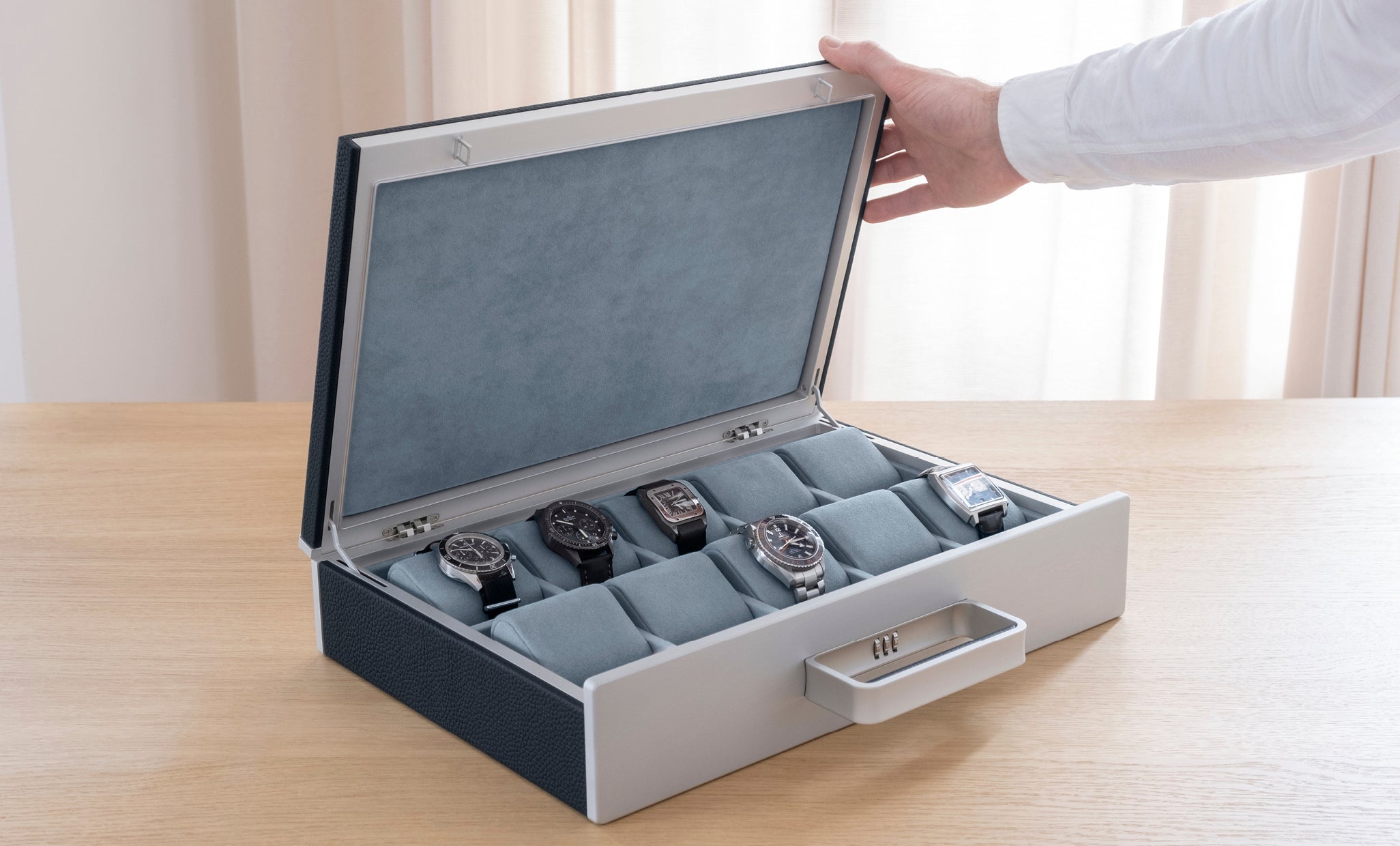 watch accessories for up to 10 watches, watch storage solution for up to 10 pieces, watch collection briefcase