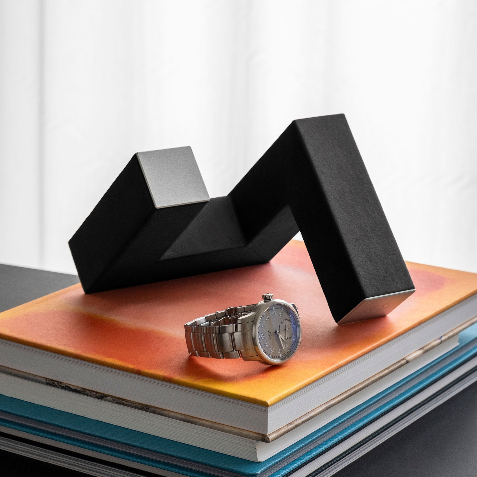 HUDSON 1 WATCH STAND - BLACK / GREY