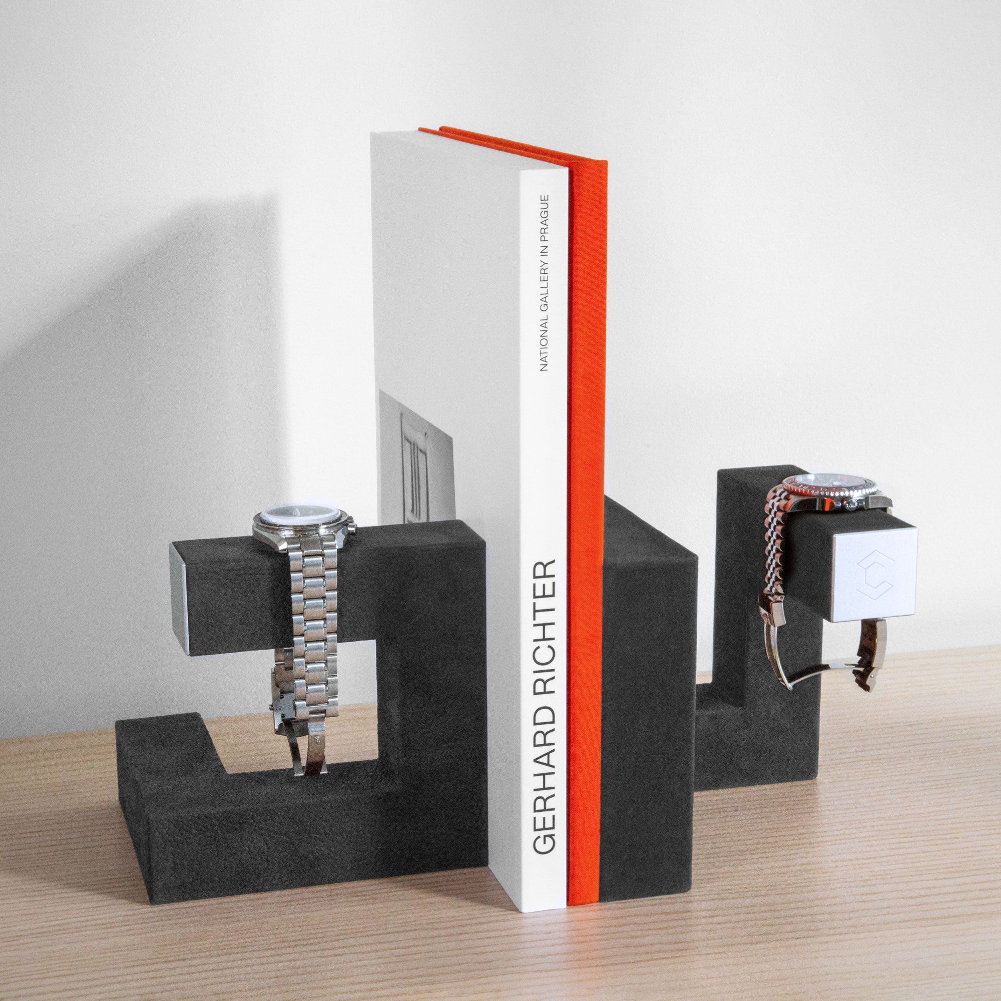 Charles Simon Hudson Duo minimalist watch display in grey