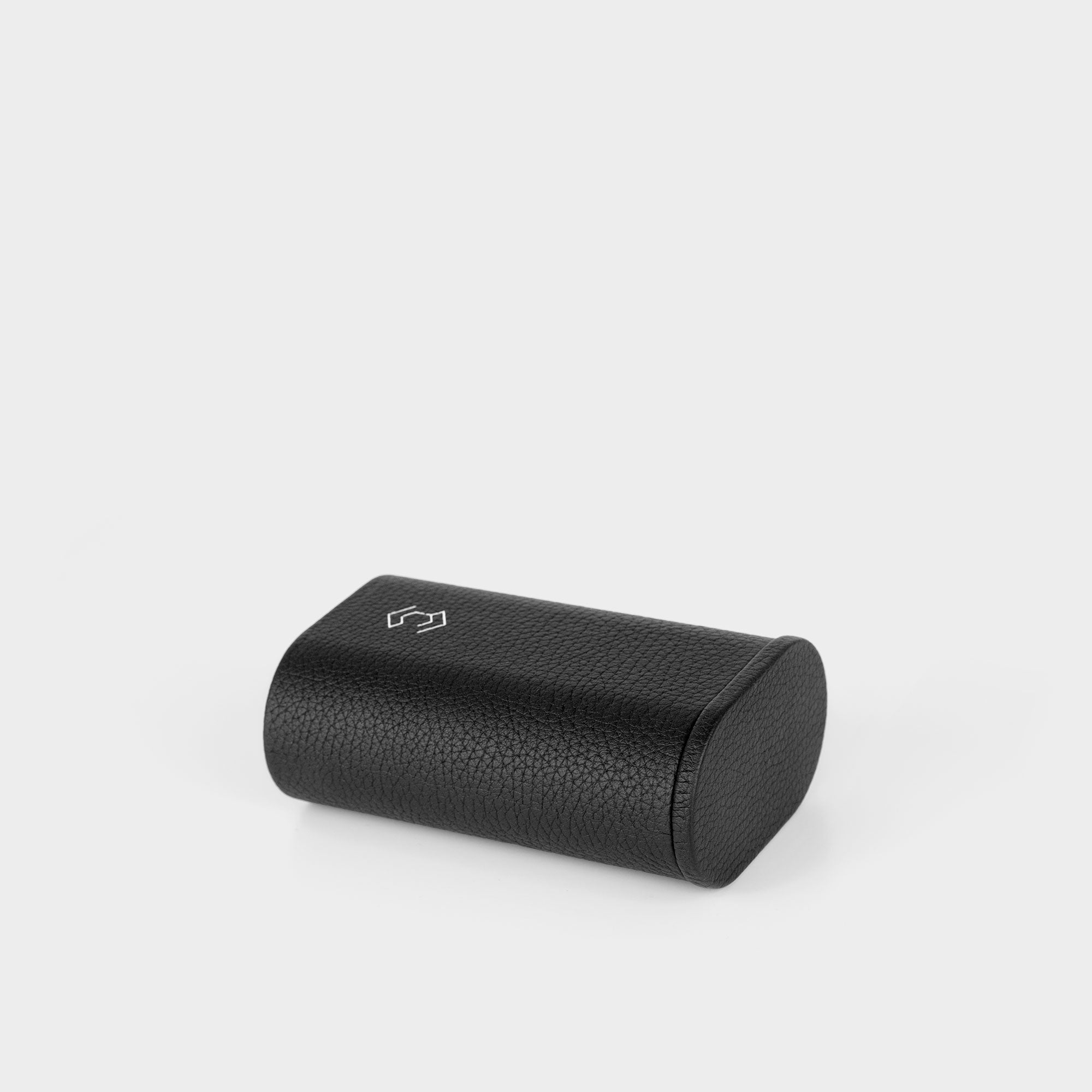 Product photo of closed black leather Oscar 1 watch roll