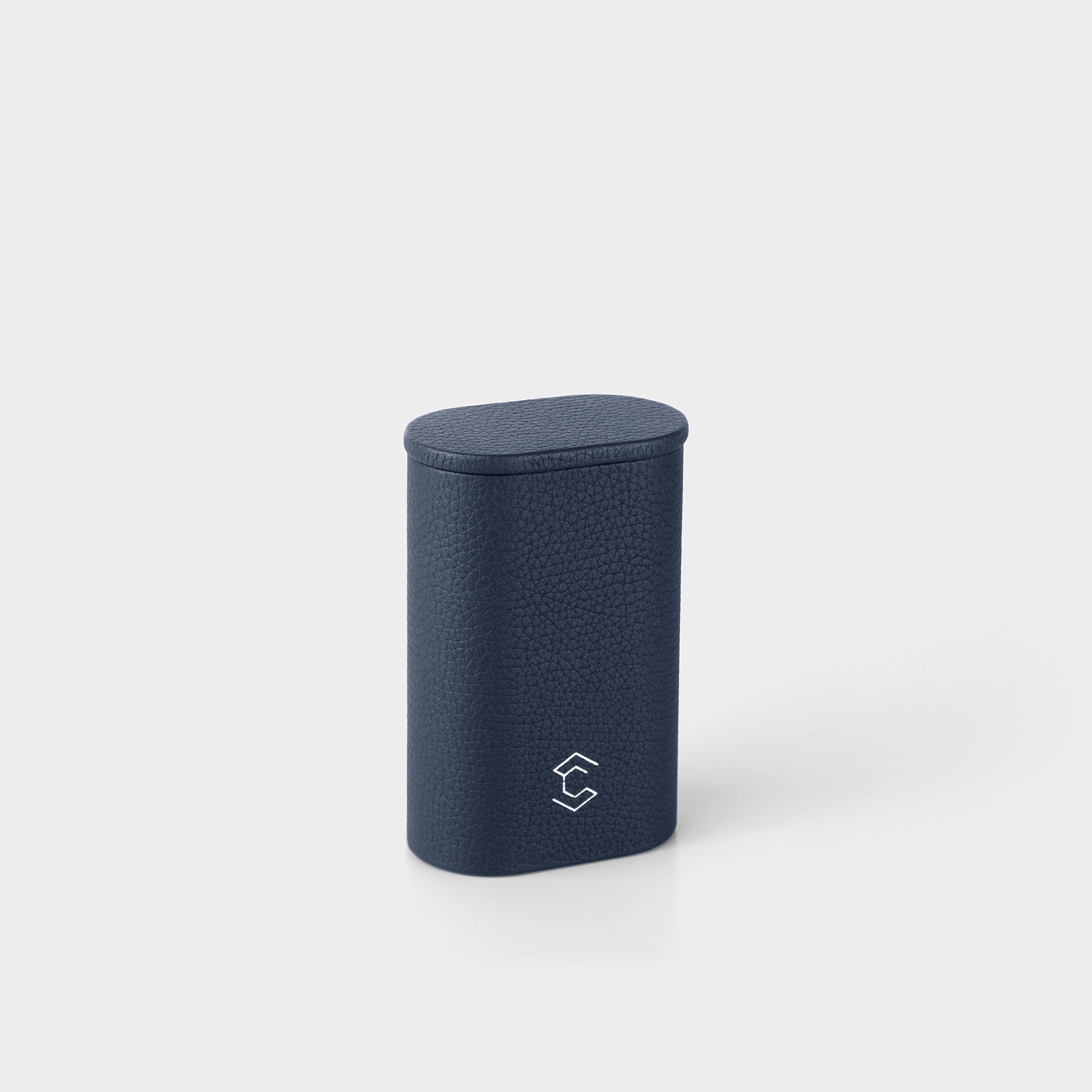 Product photo of standing Oscar 1 Watch roll in marine Taurillon leather. Designed to hold 1 watch.