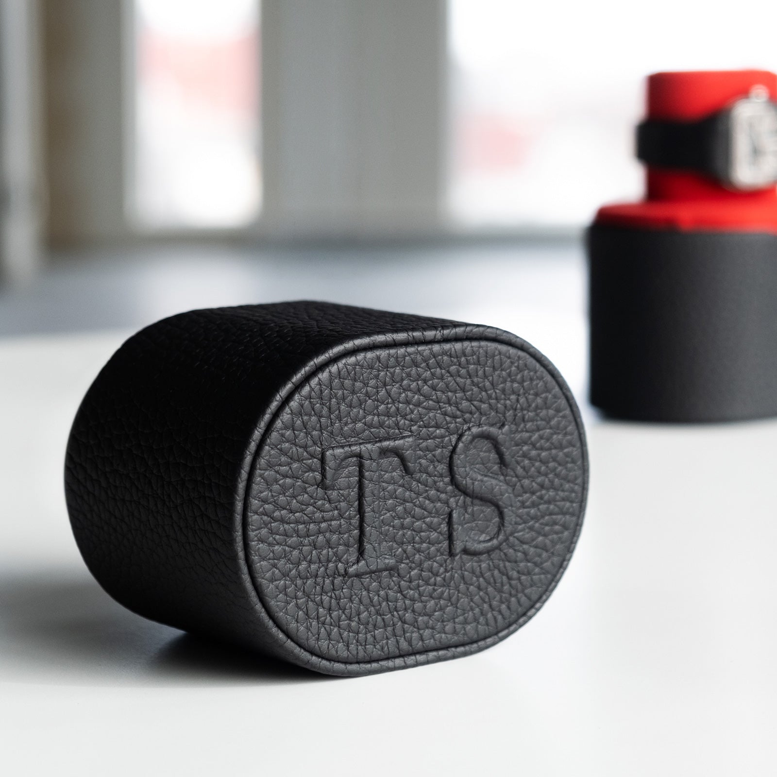 Charles-Simon_personalization_initials_Theo_all-black_crimson_1