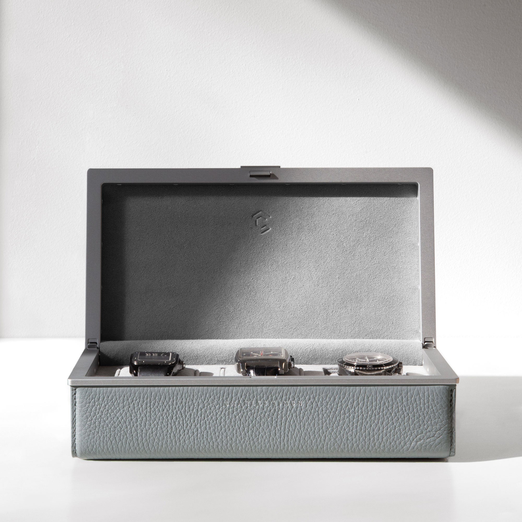 Charles Simon Eaton 3 watch case for travel in cloud grey holding three luxury men's watches