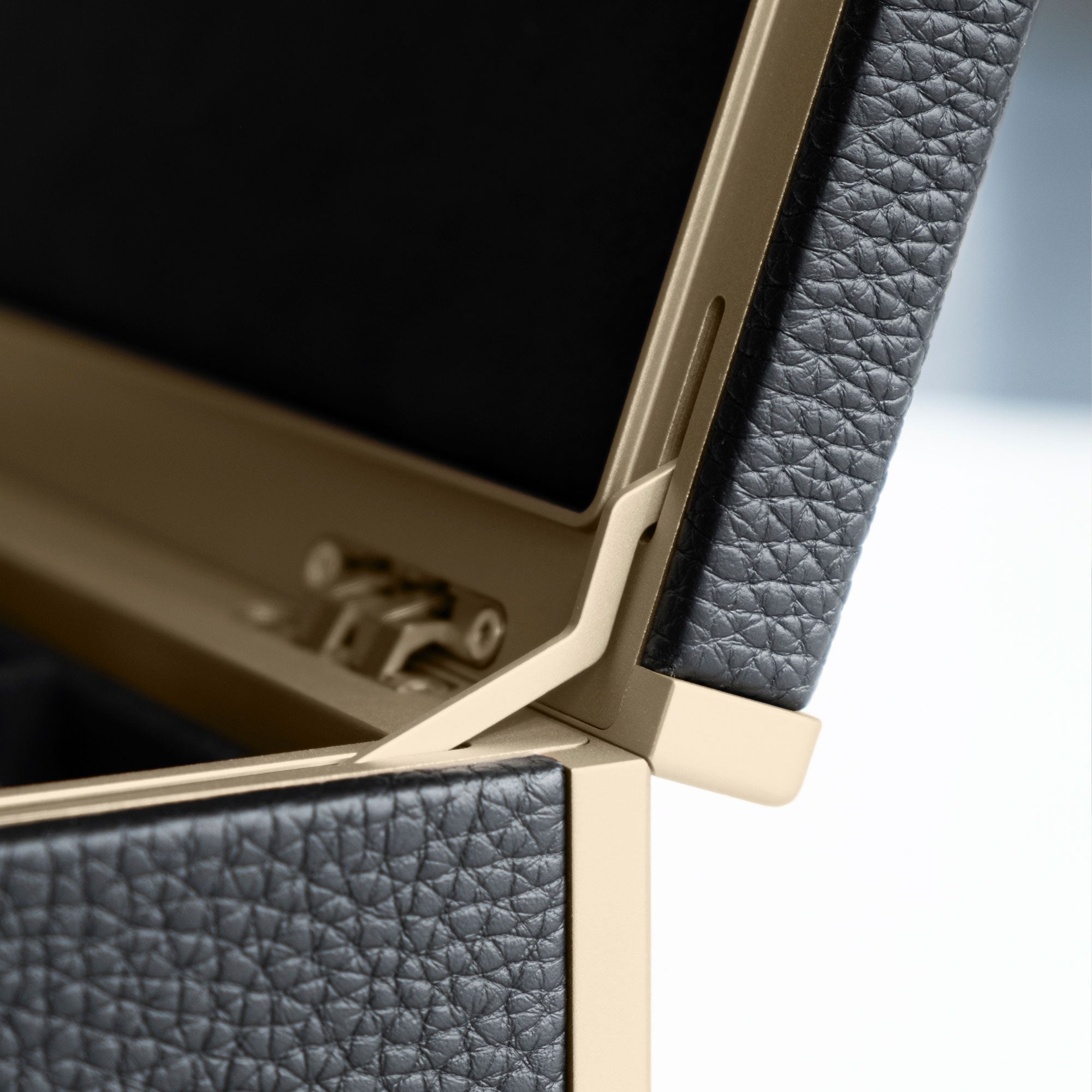 SPENCE 6 WATCH BOX - BLACK / CHAMPAGNE