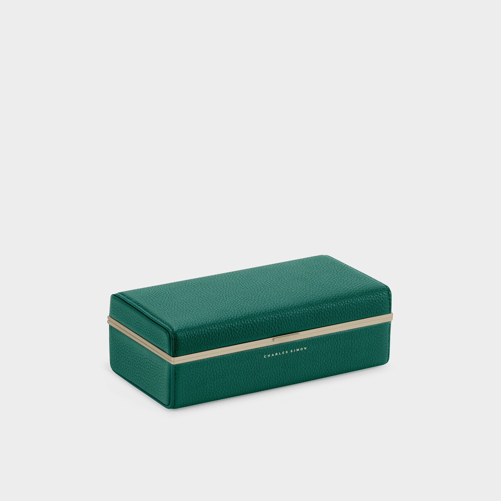 Product photo of closed emerald leather Eaton 3 Watch case from the Golden collection by Charles Simon. Handmade in Canada for a collection of up to 3 watches.