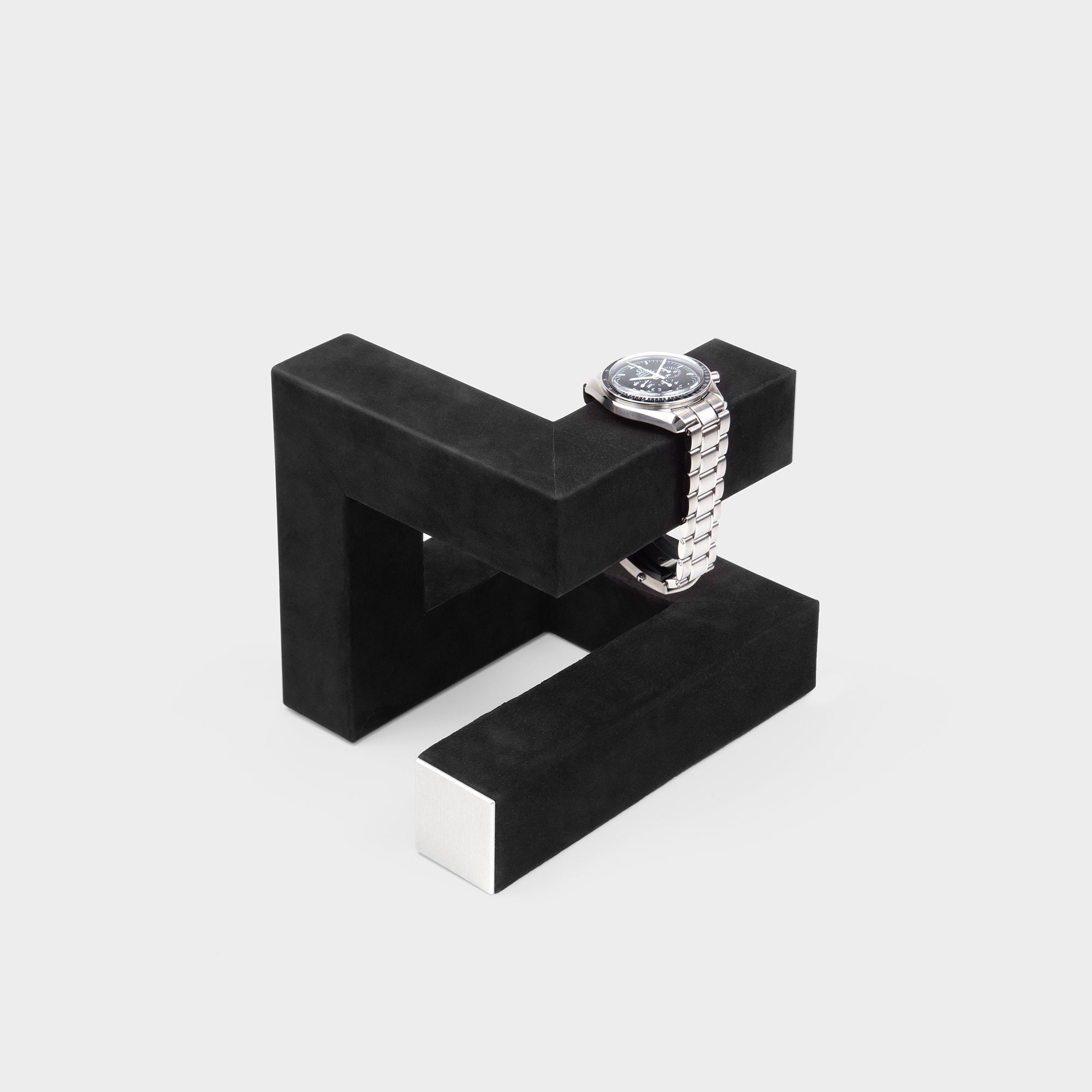 Hudson 3 watch holder in black made from solid aluminum and leather 