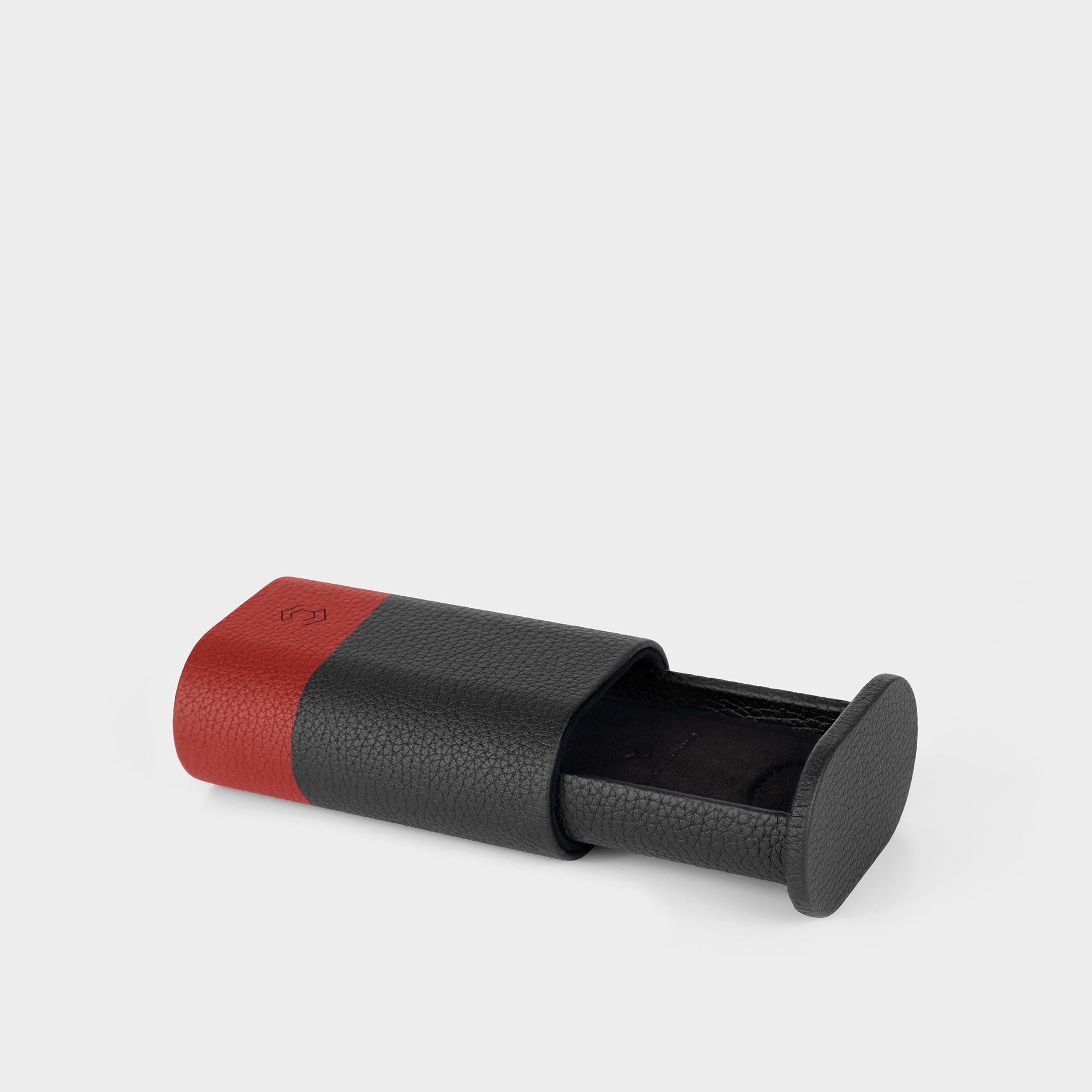 OSCAR 1 WATCH ROLL - BLACK-RED
