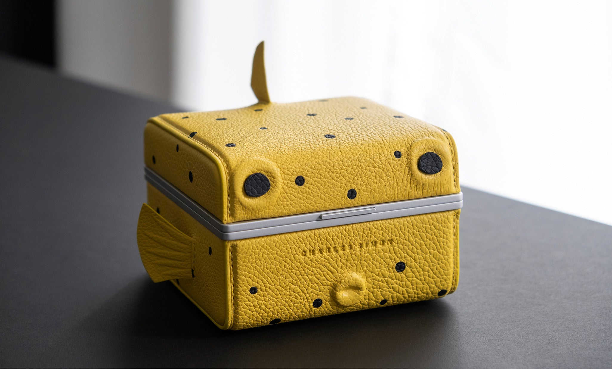 Charles_Simon_Eaton-1_watch-case_special-edition_Yellow-box-fish_header_1