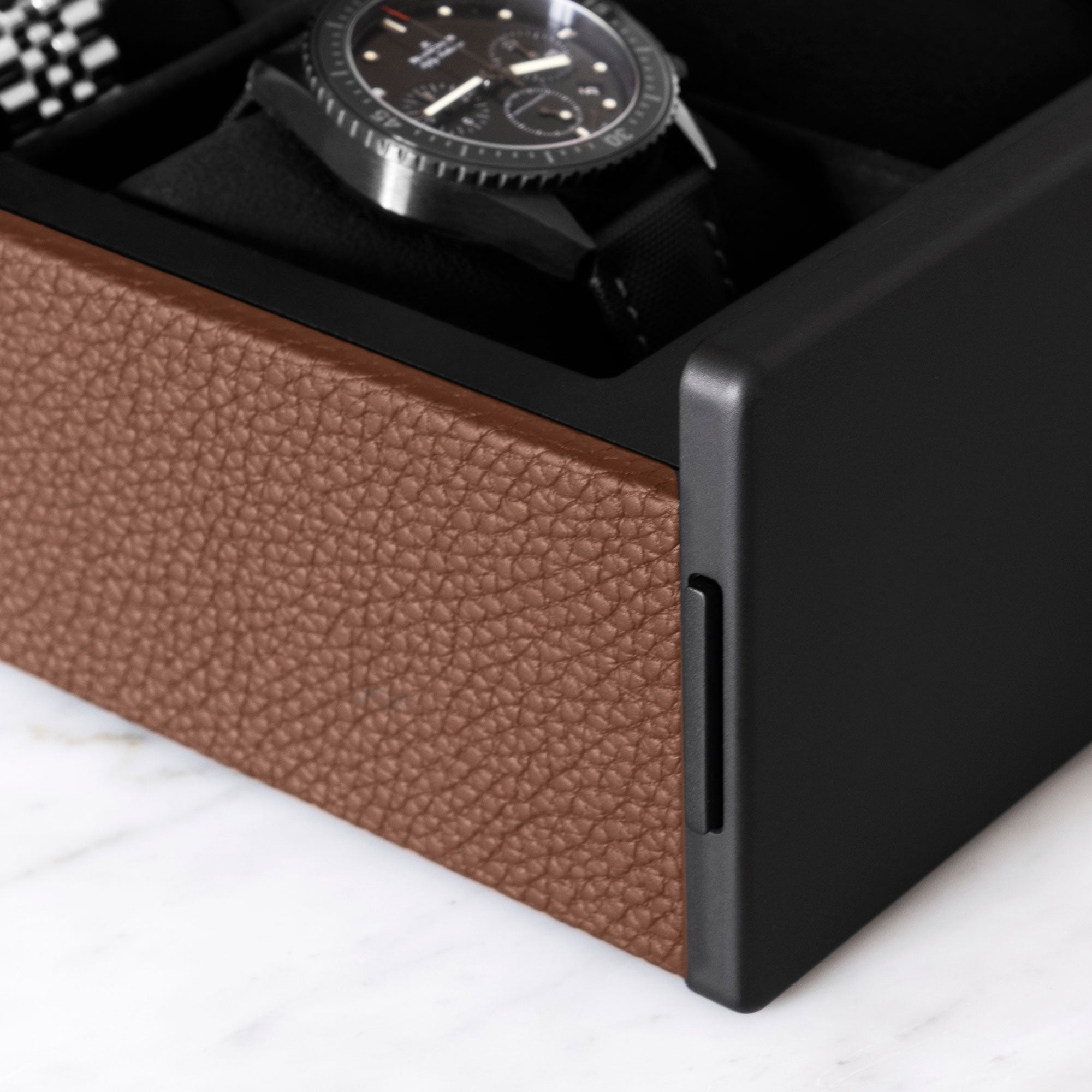 SPENCE 6 WATCH BOX - TAN / BLACK